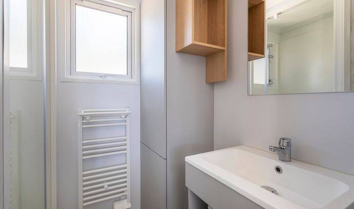 Mobil-home | Premium | 2 Ch. | 4 pers. | Terrasse surélevée | A/C | TV 8
