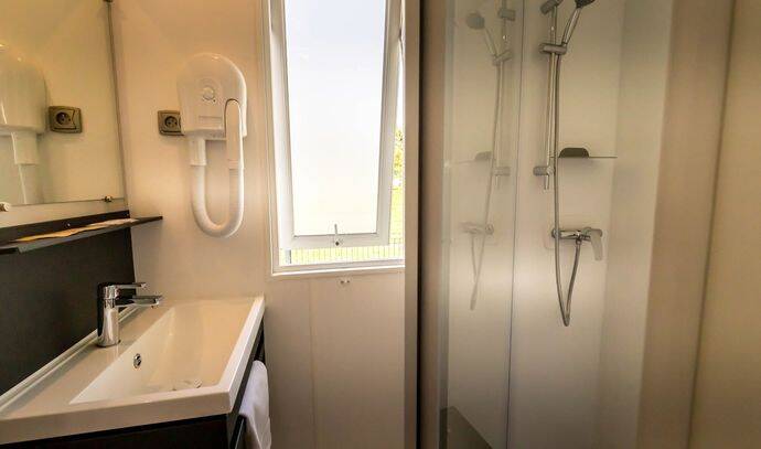 Mobil-home | Premium | 3 Ch. | 6 pers. | Terrasse surélevée | TV 9