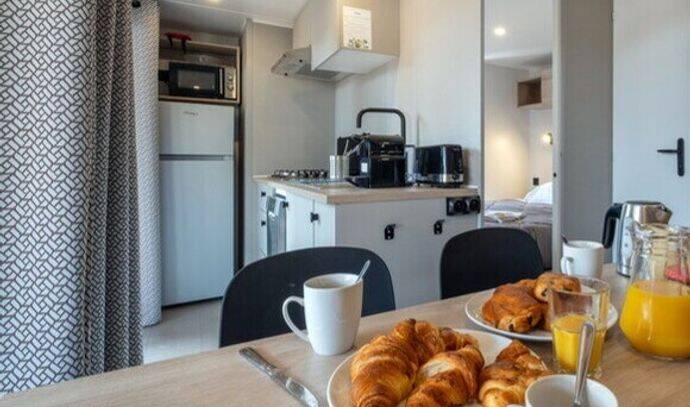 Mobil-home | Premium | 3 Ch. | 6 pers. | Terrasse surélevée | A/C 4