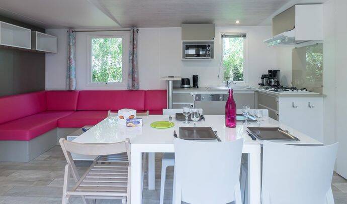 Mobil-home | Premium | 4 Ch. | 8 pers. | Terrasse surélevée | TV 2