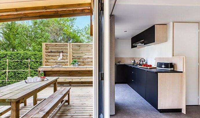 Mobil-home | Ultimate | 2 Ch. | 4 pers. | Terrasse surélevée avec douche tropicale | A/C | TV 1