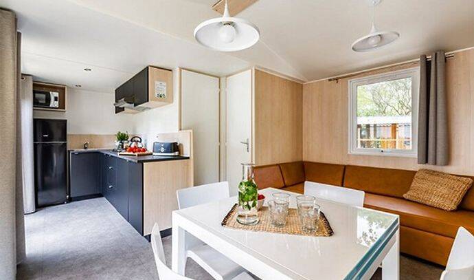 Mobil-home | Ultimate | 2 Ch. | 4 pers. | Terrasse surélevée avec douche tropicale | A/C | TV 3
