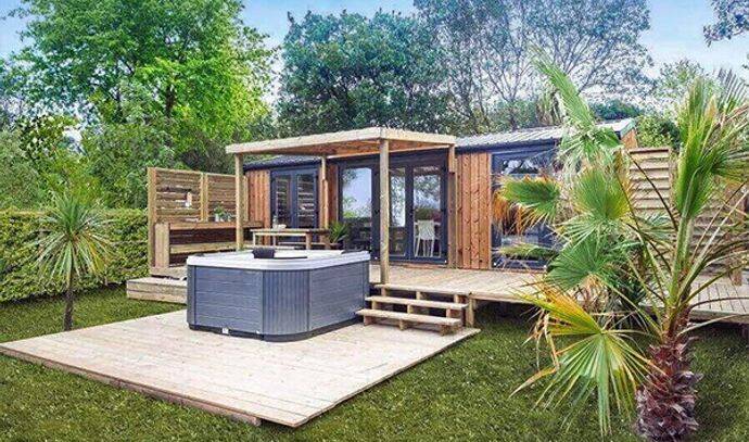 Mobil-home | Ultimate | 2 Ch. | 4 pers. | Terrasse couverte avec Jacuzzi et douche extérieure | A/C | TV 0