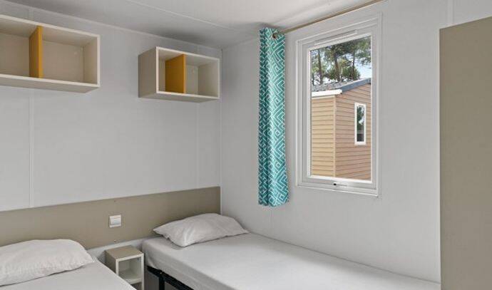 Mobil-home | Ultimate | 2 Ch. | 4 pers. | Terrasse simple avec Jacuzzi | A/C | TV 4