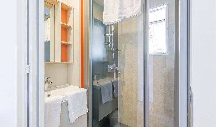 Mobil-home | Ultimate | 3 Ch. | 6 pers. | Terrasse surélevée avec Jacuzzi | A/C 5