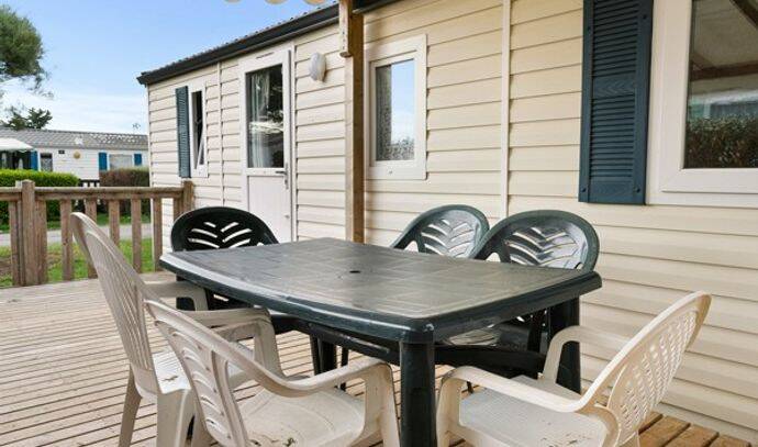 Mobil-home | Classic | 3 Ch. | 6 pers. | Terrasse surélevée | A/C 2
