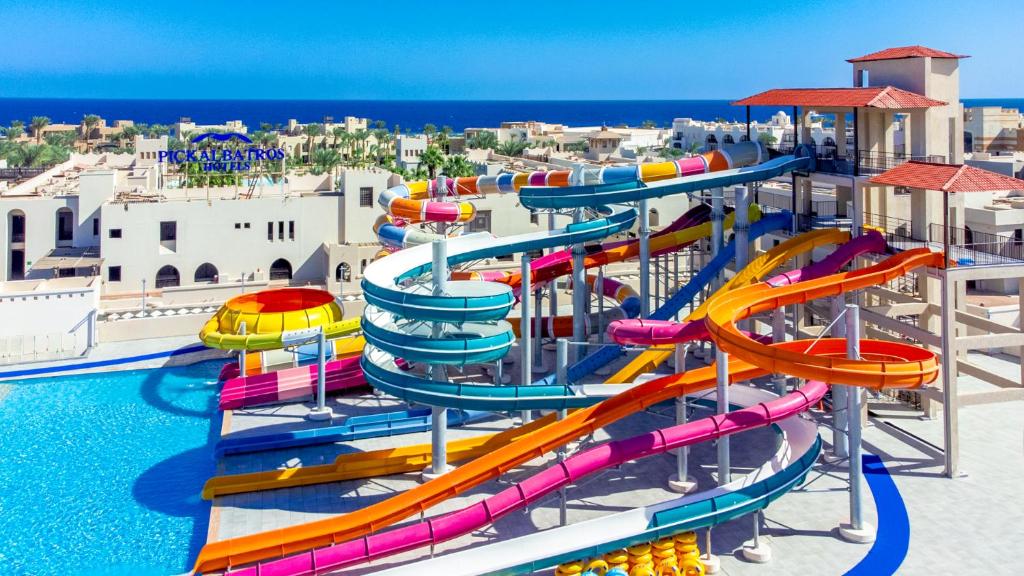 Piscine de l'établissement Pickalbatros Sands Port Ghalib ou située à proximité