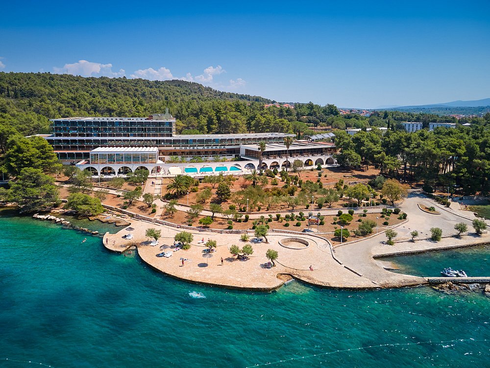Arkada Hôtel 2*