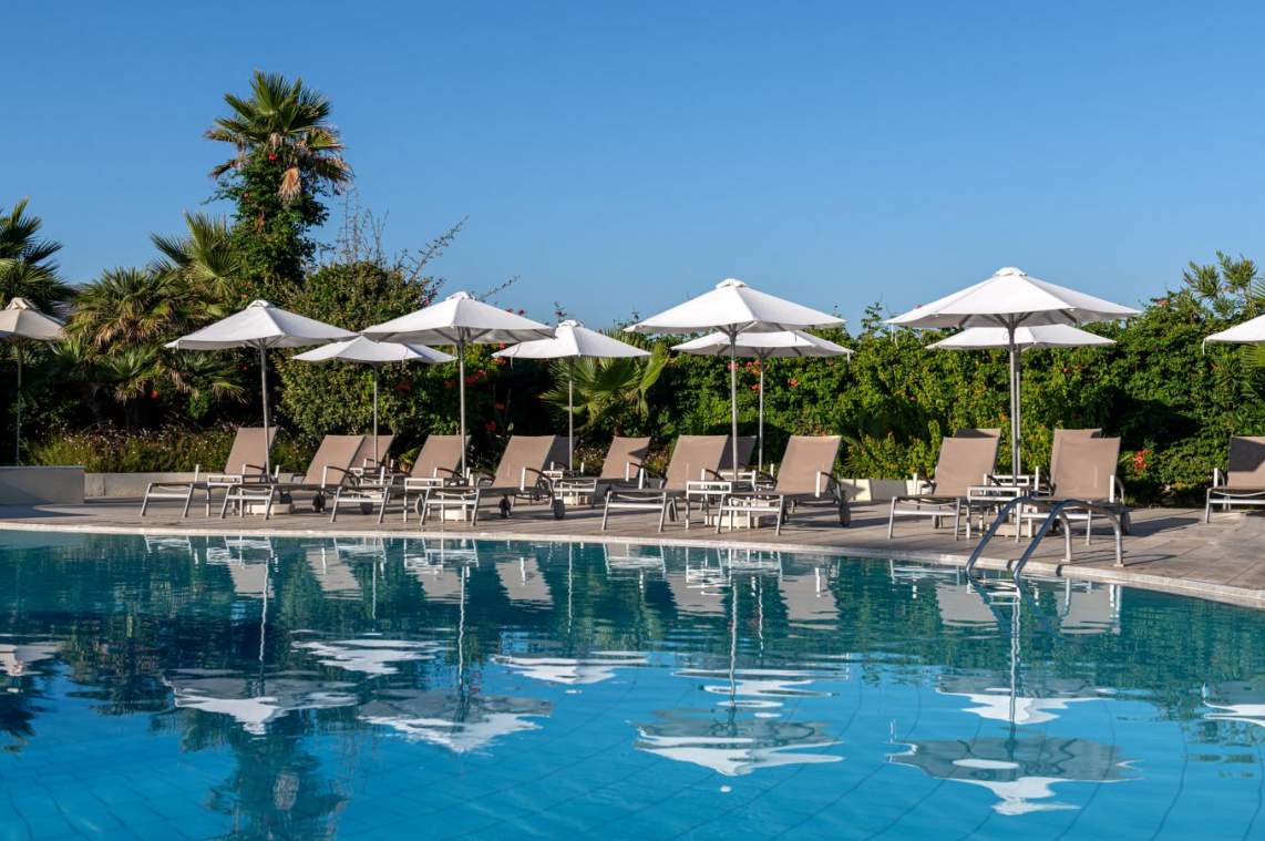 Hôtel Minos Mare 4*