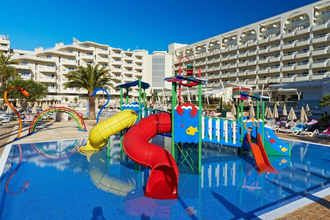 Hôtel Hipotels Coma Gran 4*