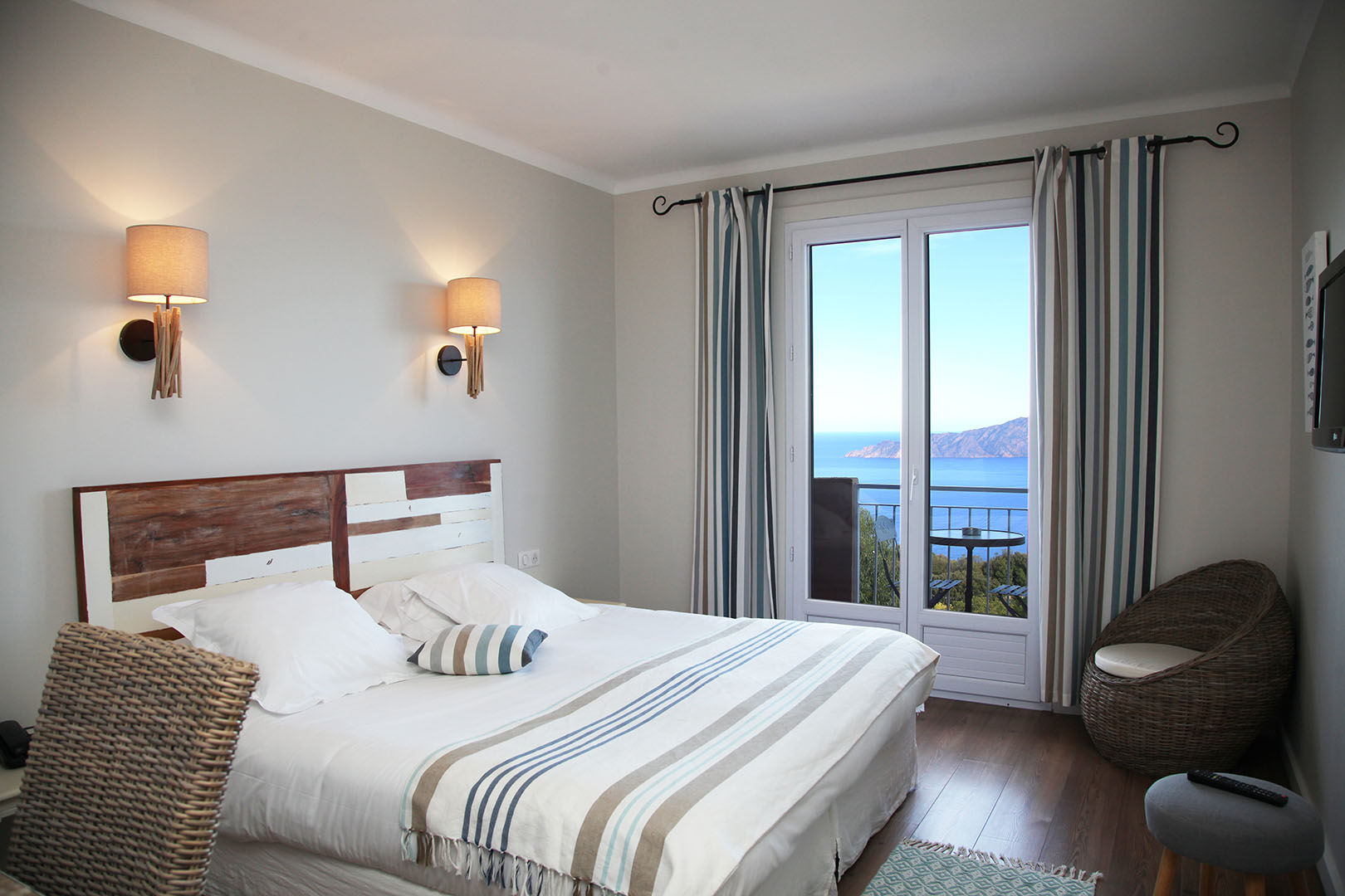 Hôtel Scandola 3* avec vols réguliers