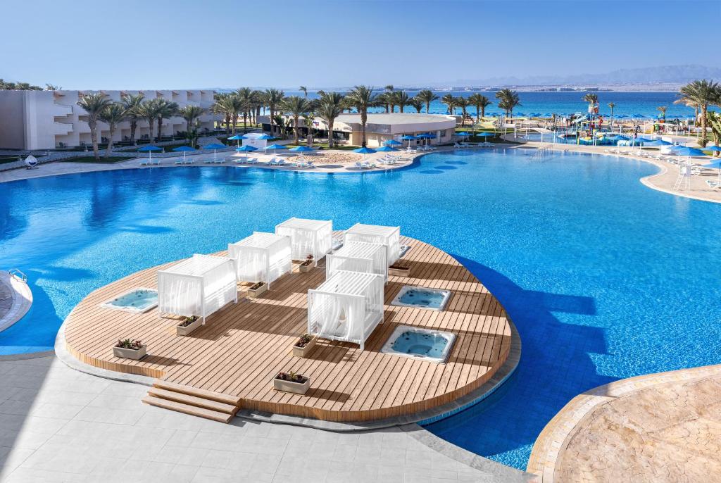 Hôtel The V Luxury Resort 5*