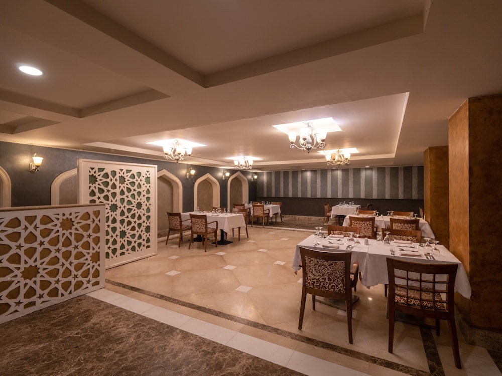 Hôtel Serenity Alma Heights 5*