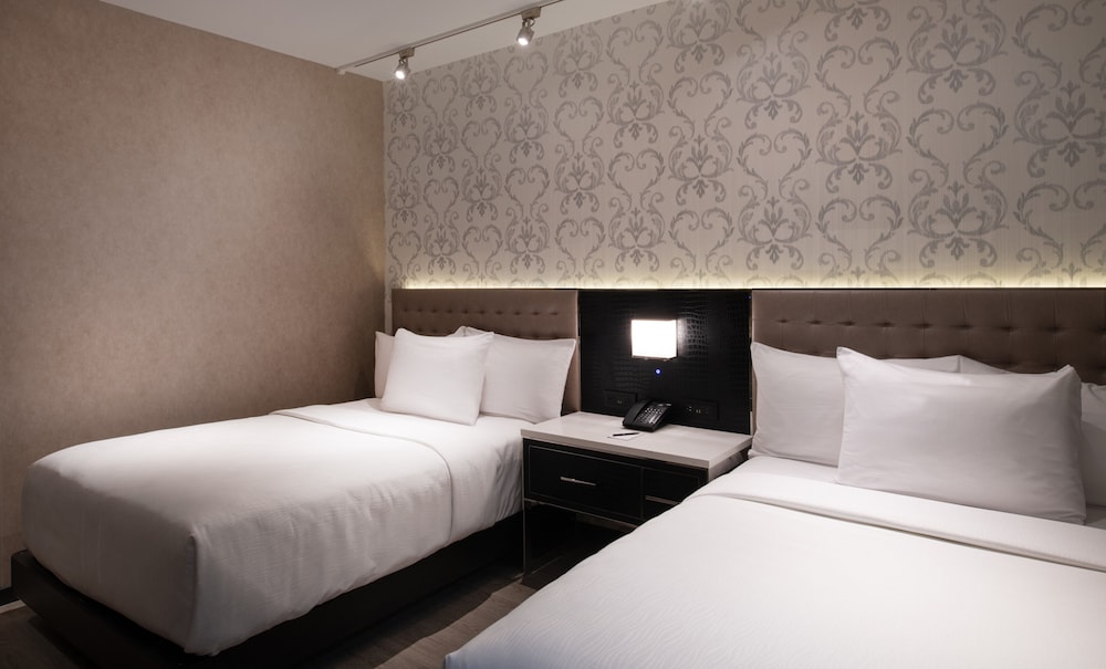 Aliz Hôtel Times Square 4*