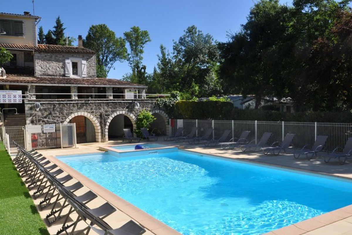 Camping Les Rives D'Auzon 3*