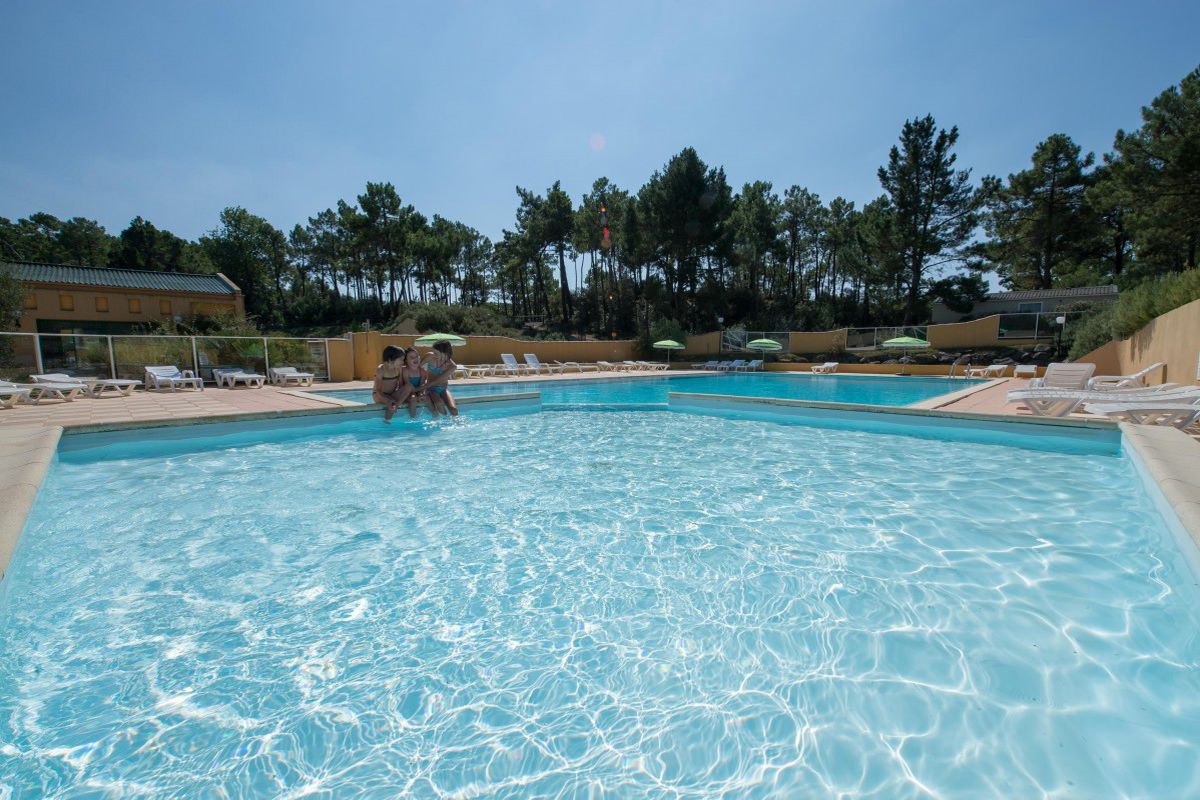 Camping Domaine Des Pins 4*
