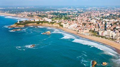 Du Pays Basque à Bordeaux - Gastronomie au Pied des Pyrénées et Croisière Découverte Bordeaux et sa Région