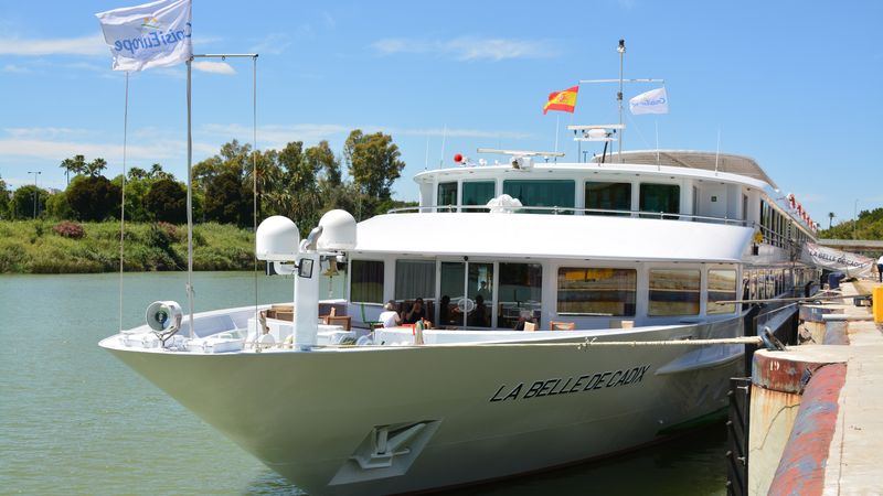 L'âme de Noël en Andalousie: Croisière au Coeur de la Nativité, au Rythme des Traditions de Noël Espagnoles et des Marchés Festifs