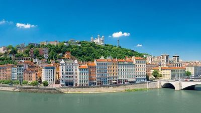 Croisière sur le Rhône : entre Terroir, Histoire et Traditions Locales