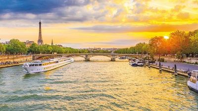 De Paris, la Ville Lumière aux Rivages de la Normandie, une Croisière Festive et Gourmande sur la Seine à Bord d'un Bateau à Roue à Aubes