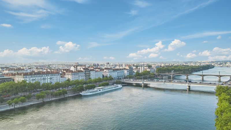 Croisière et Randonnées : le Rhône et la Saône Révèlent la Richesse de leurs Terroirs