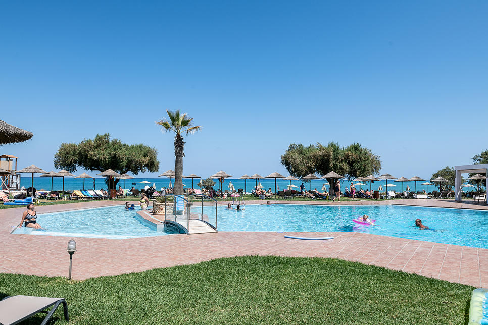 Geraniotis Beach Hotel & Resort 3*