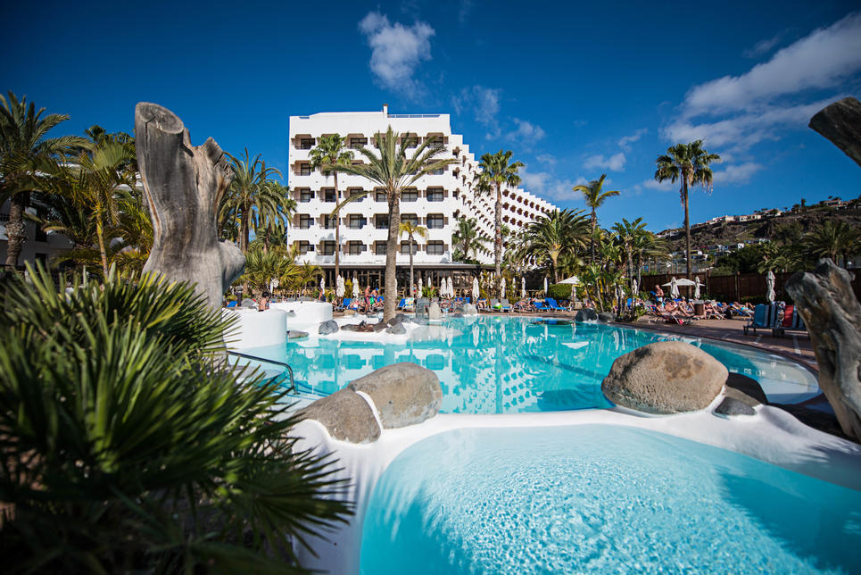 Corallium Beach by Lopesan Hotels 3*