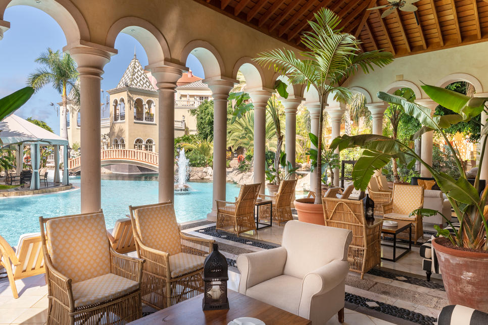 Hotel Bahia Del Duque Casas Ducales 5*