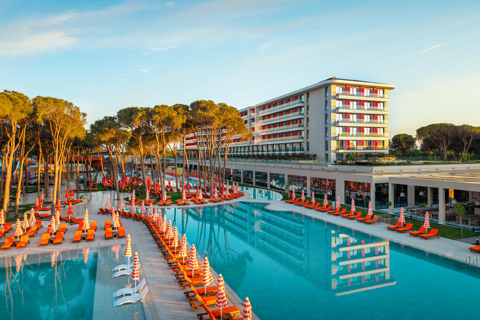 Hôtel Trendy Perge Resort & Suites 5*