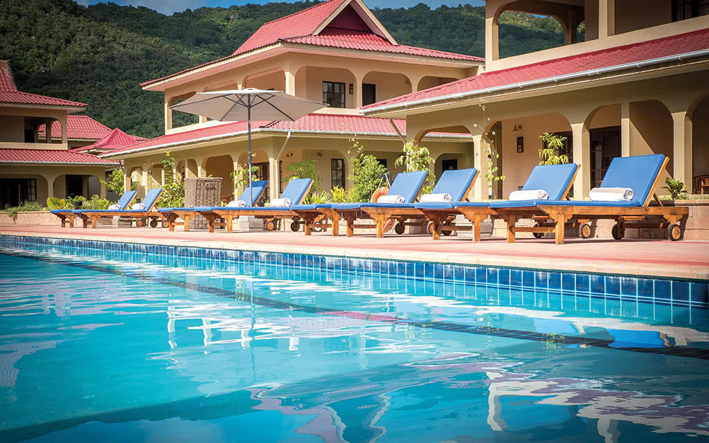 COMBINÉ 2 ILES : PRASLIN + MAHÉ The Oasis Hotel Restaurant and Spa ...