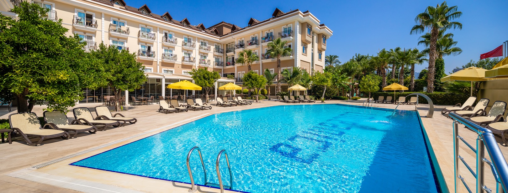 Hôtel L'Océanica Beach Resort 5*