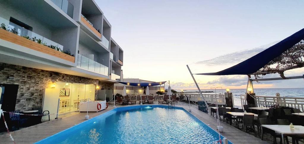 Almare Beach Hôtel 3*