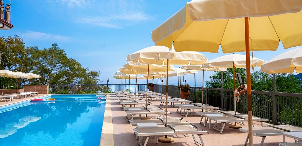 Hôtel Antares 4*