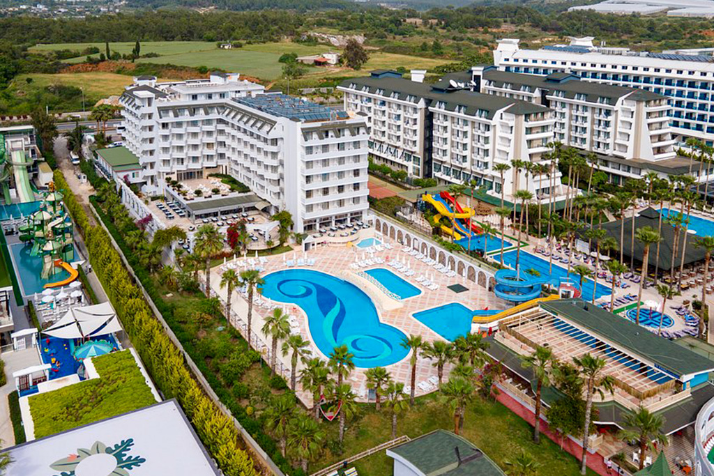 Holiday Garden Resort Hôtel 5*