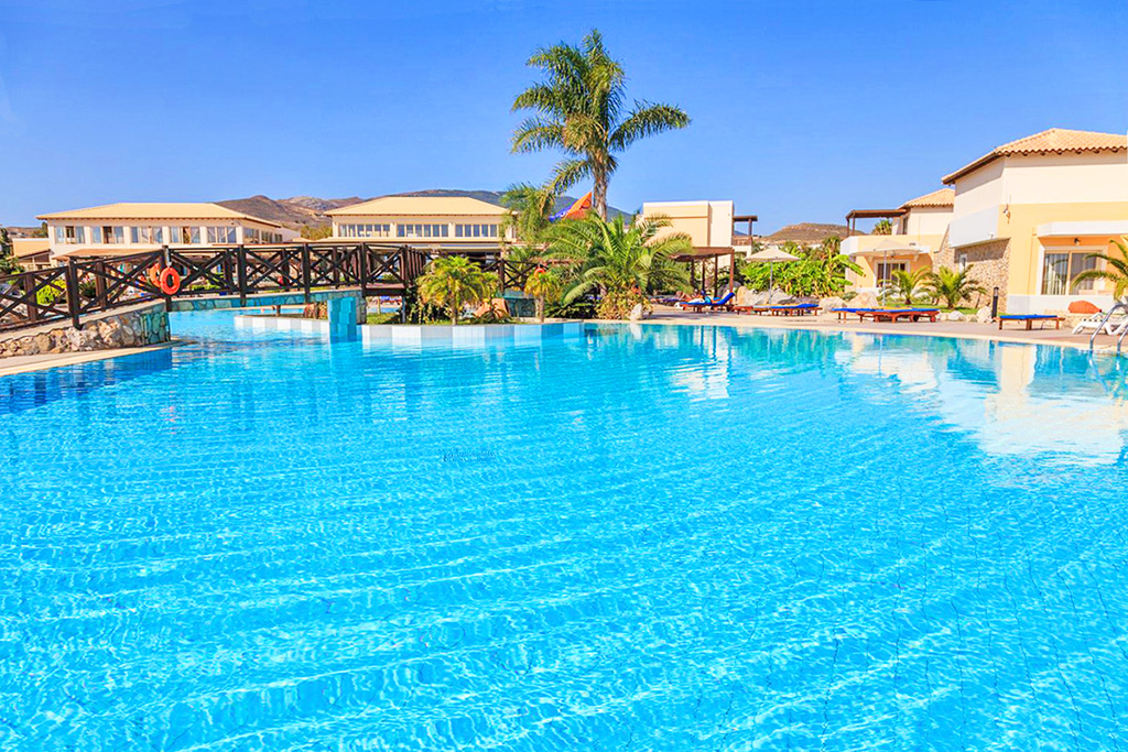 Natura Park Village Hôtel & Spa 5*