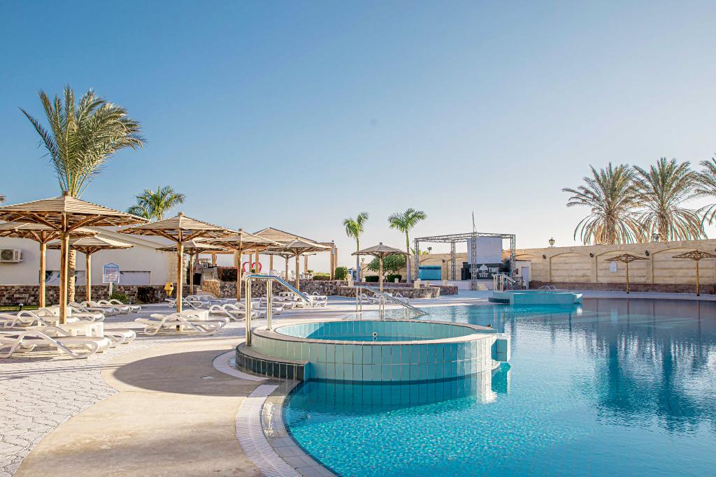 Smart club Palm Beach Resort 4*