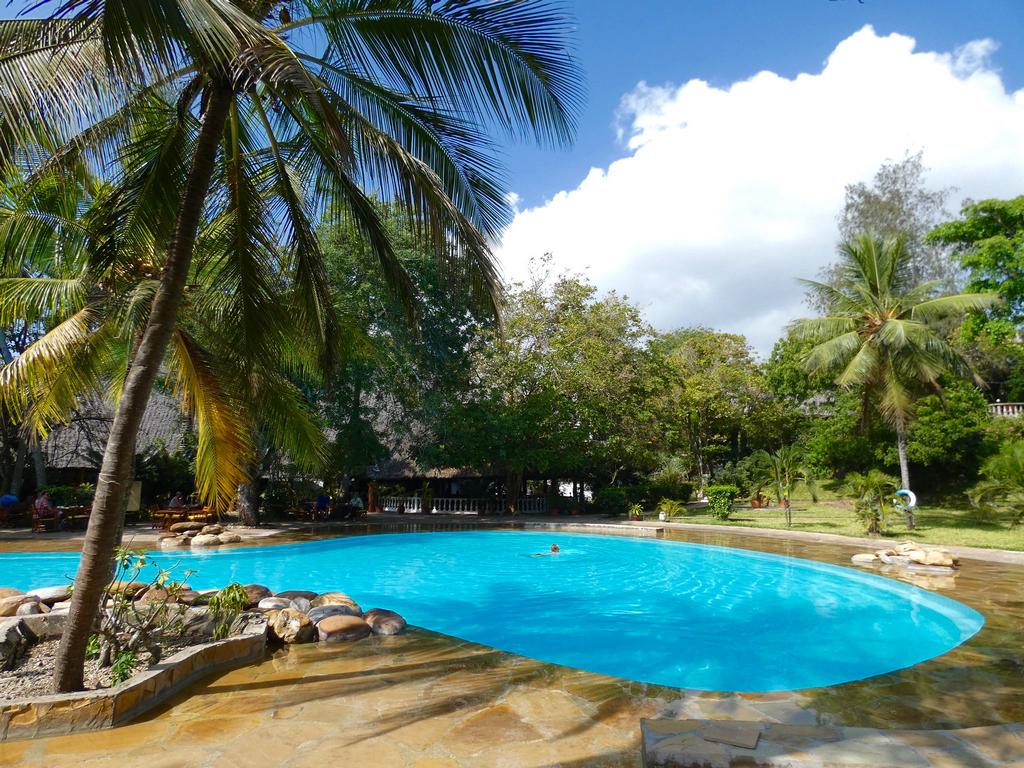 Combiné Papillon Lagoon Reef 4* & Safari 2 nuits dans les parcs nationaux de Tsavo Est & Ouest - Kenya