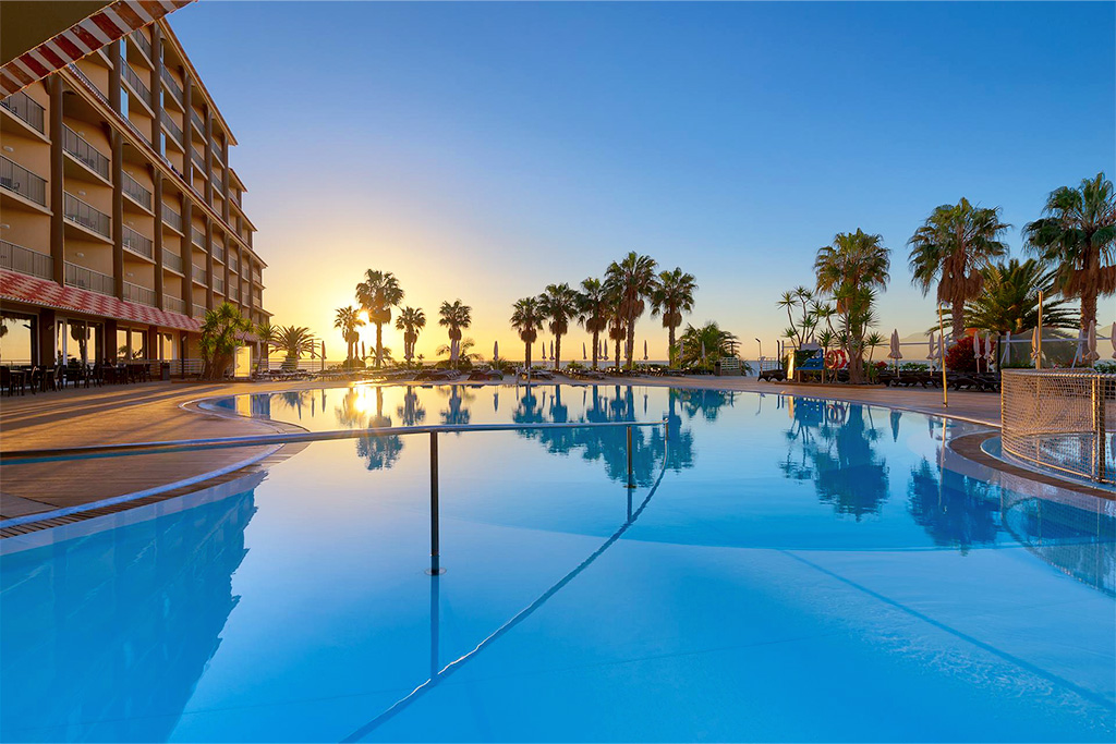 Hôtel The Views Oasis 4*