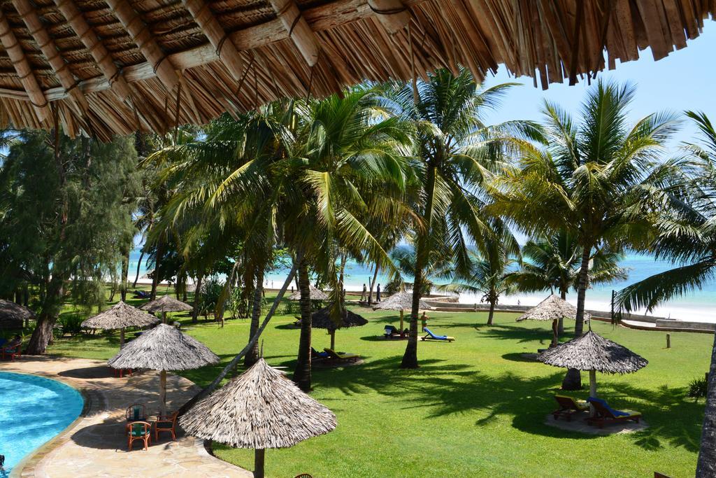 Hôtel Neptune Palm Beach Boutique Resort & Spa 4* + Safari 2 Nuits