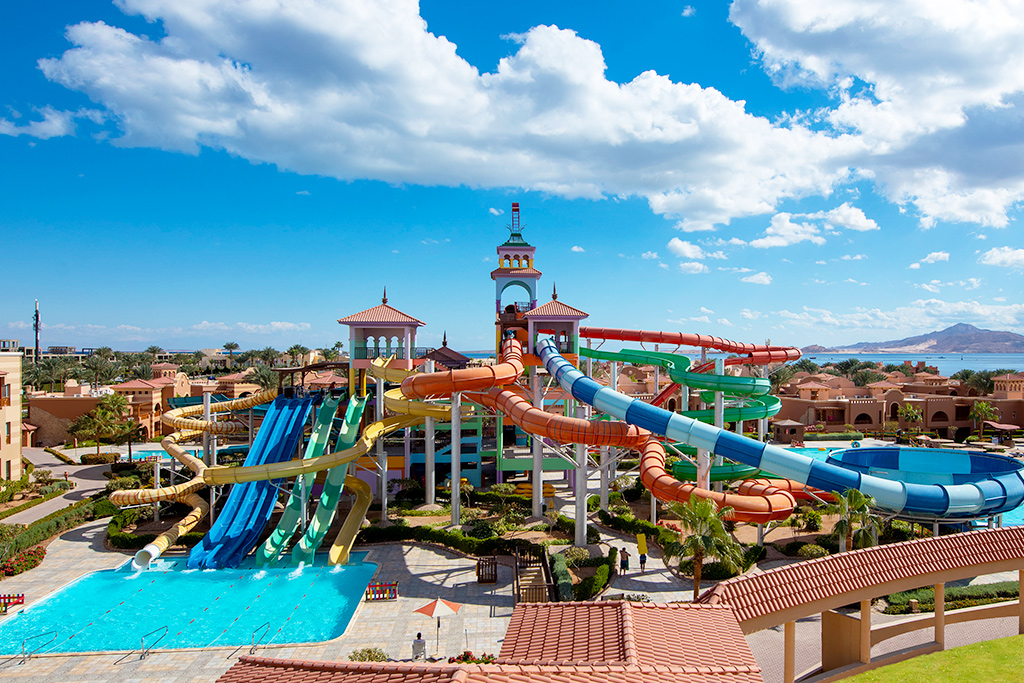 Hôtel Charmillon Gardens Aqua Park 5*