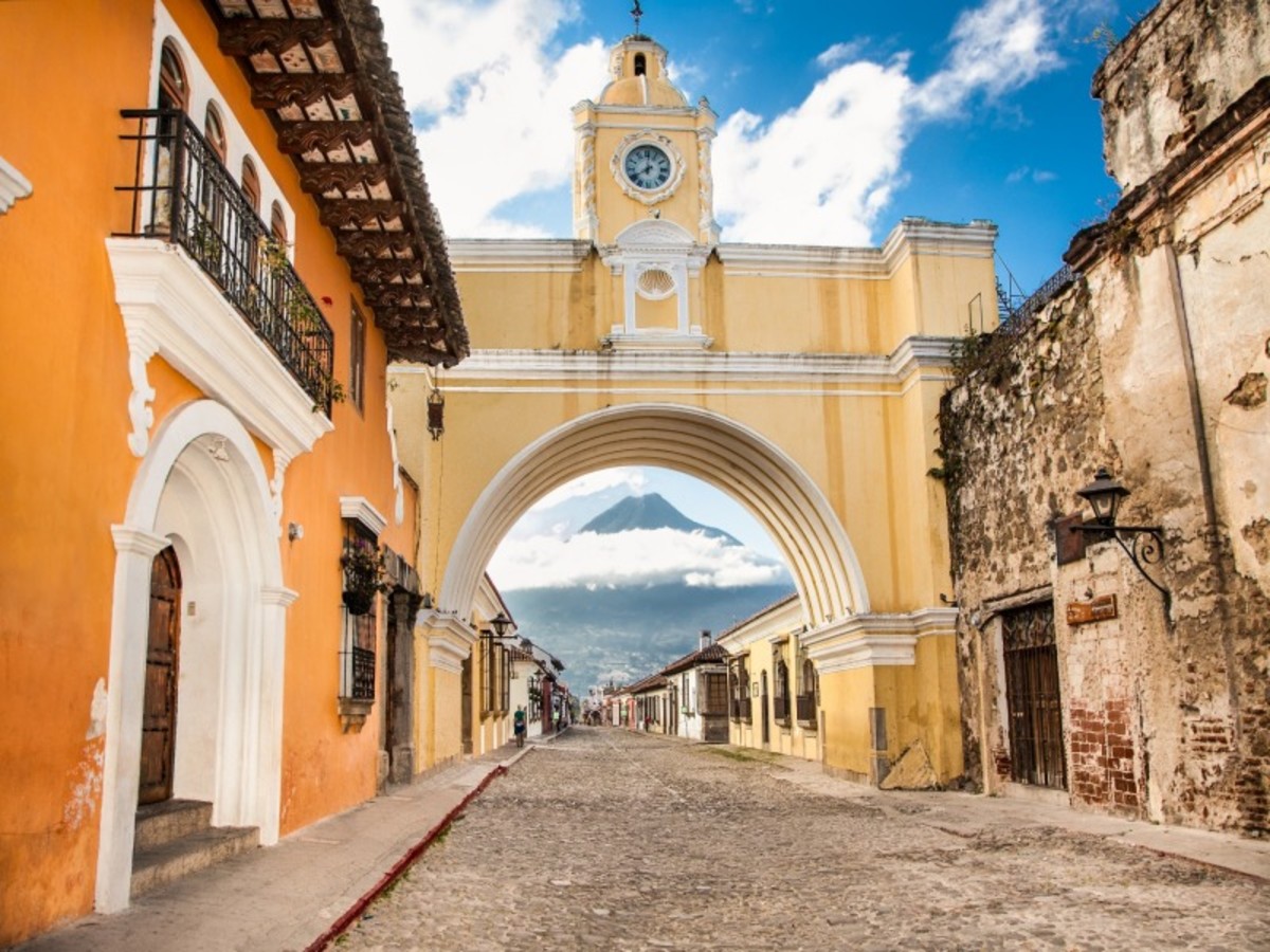 Panajachel > Antigua (110 Km – 03 H30) 0