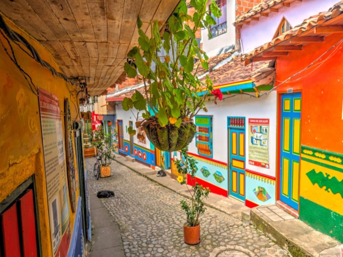 Guatapé > Medellin > Carthagene (1h20 De Vol) 0