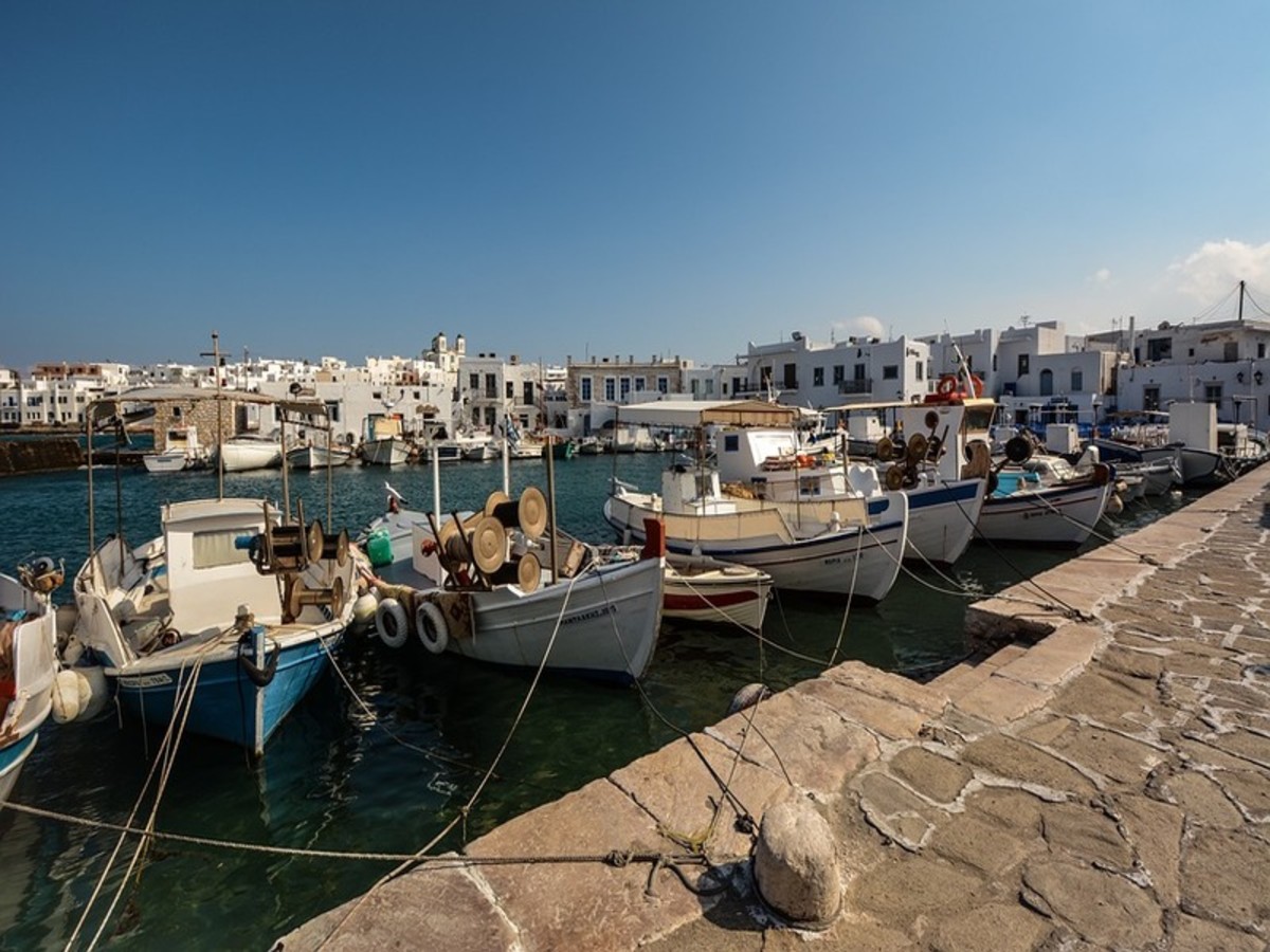 Paros 0