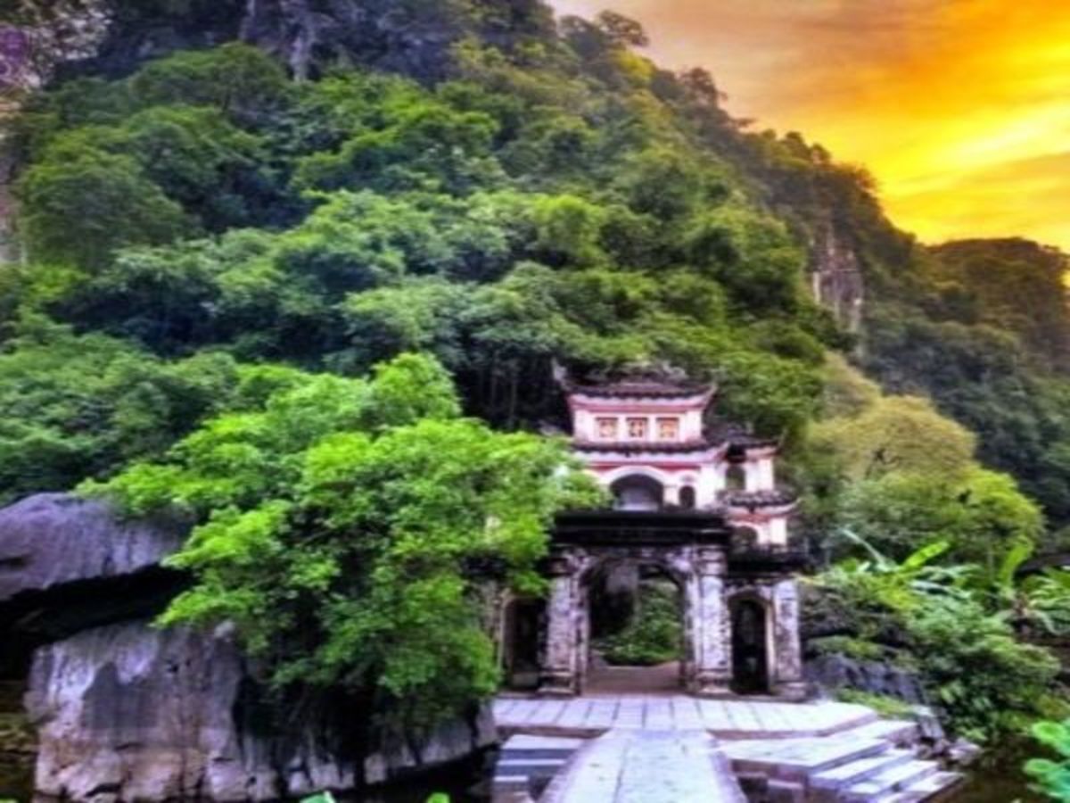 Ninh Binh > Hue (Env. 150 Km) 0