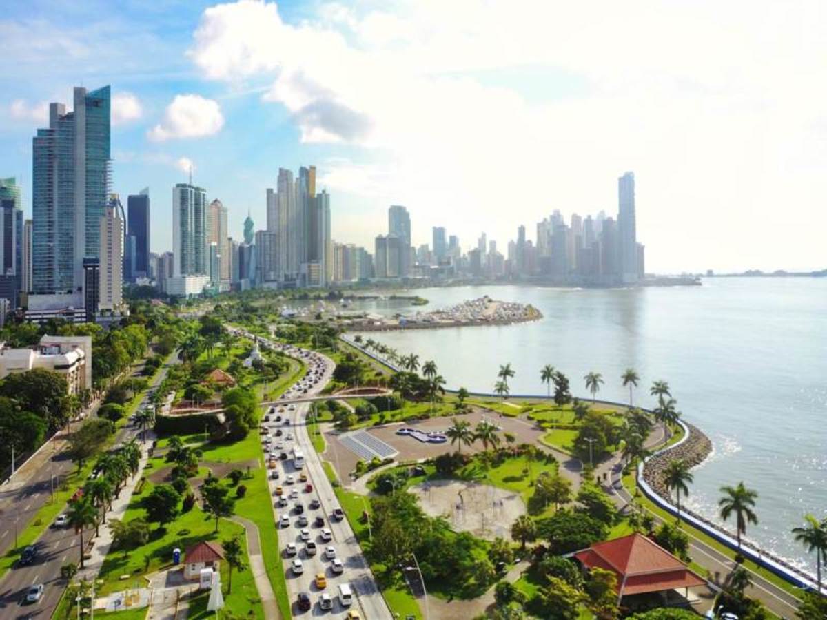 Lundi / France / Panama City 0