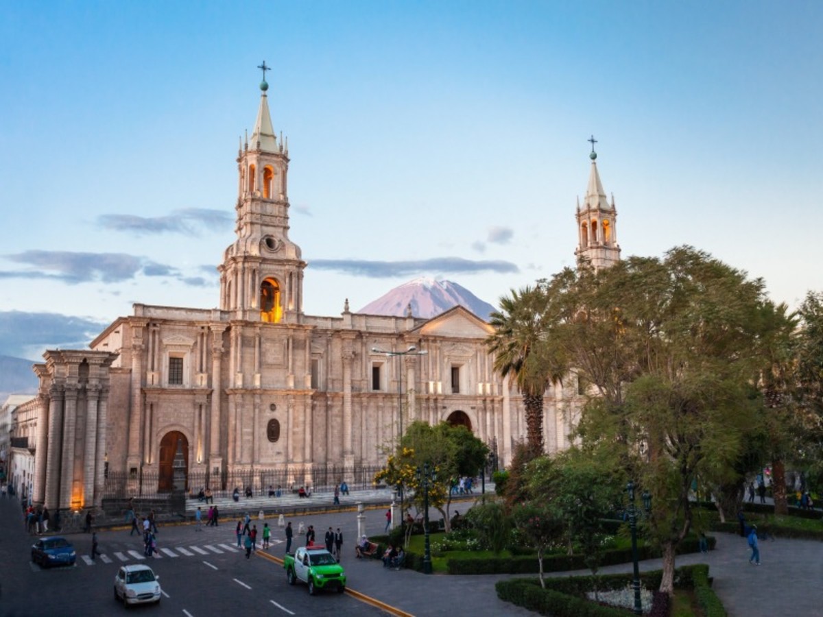 Arequipa > Puno (300 Km/05 H30   Alt. 3830 M) 0