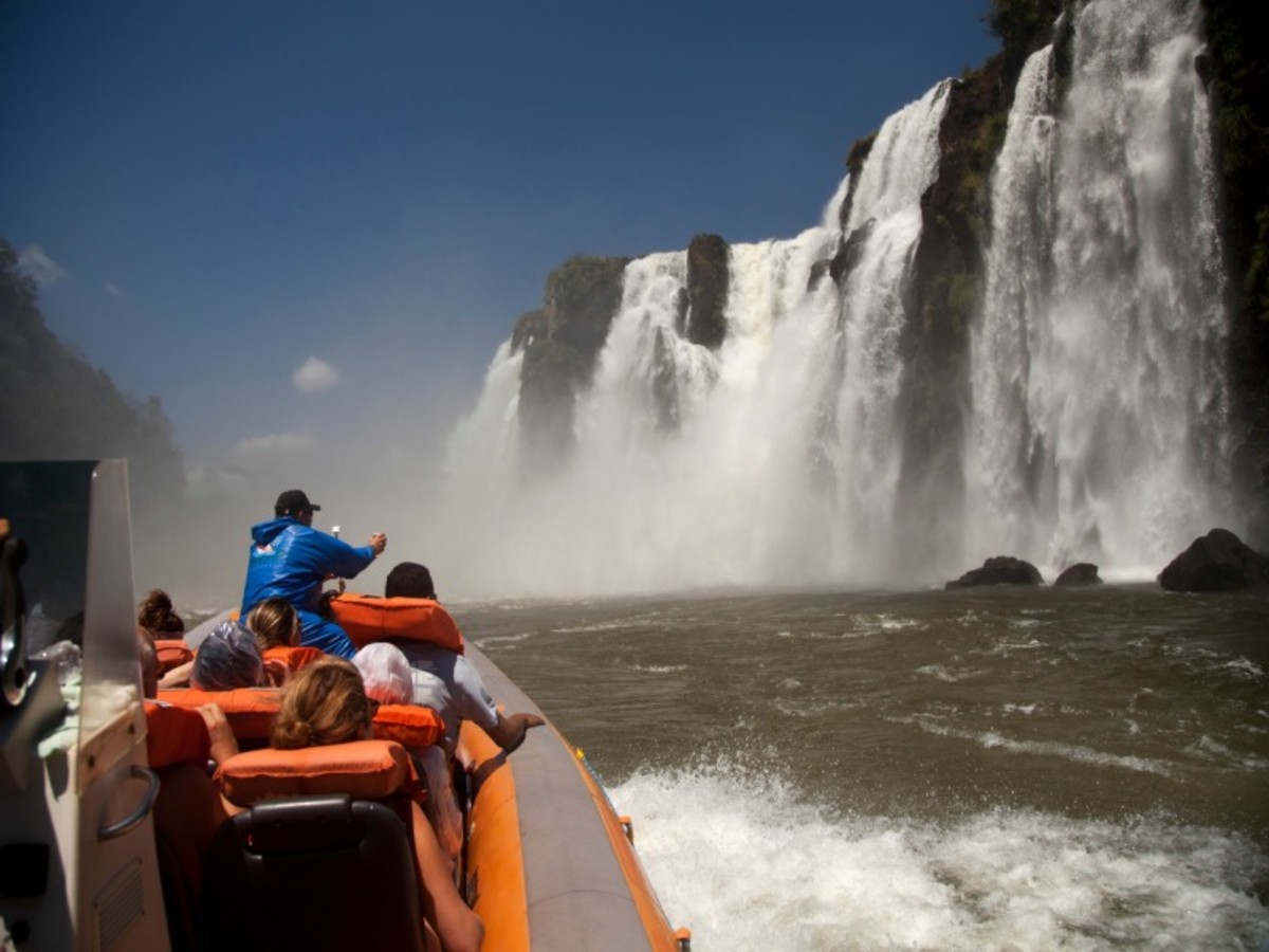 Foz Do Iguacu > Sao Paulo > Paraty (280 Km, 5h30) 0