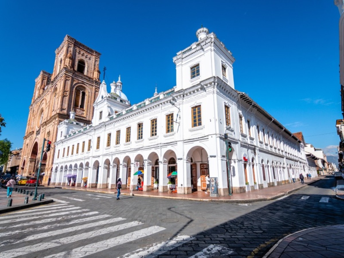 Dimanche / Cuenca / Guayaquil (200 Km Environ 4h) 0
