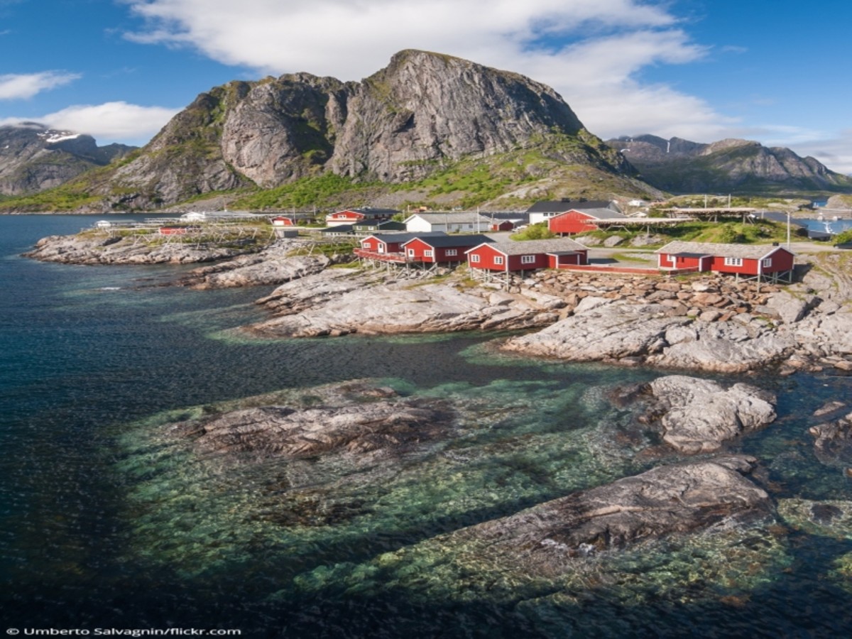 Iles Lofoten (Environ 340 Km) 0