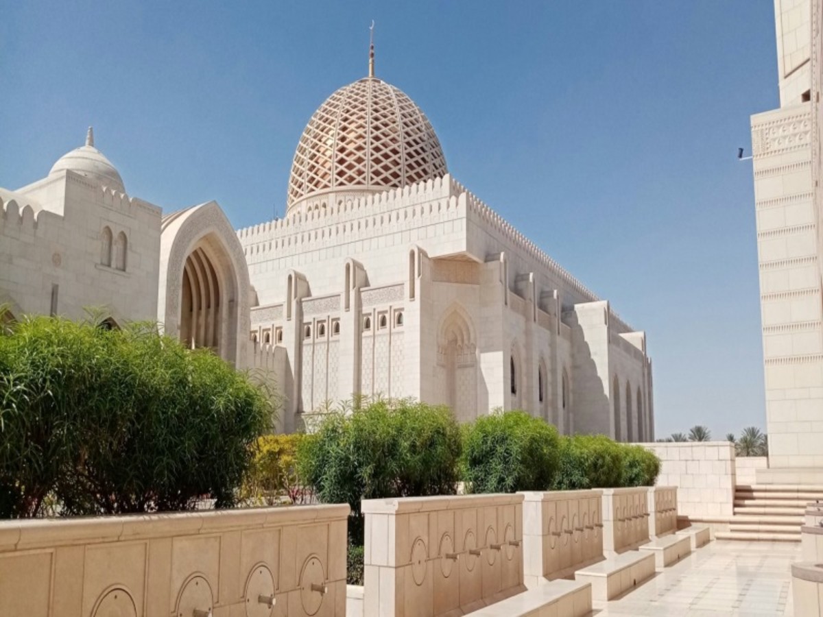 Mosquée Mascate – Al Hamra – Jebel Shams – Nizwa (Env. 336km) (Circuit En Pension Complète) 0